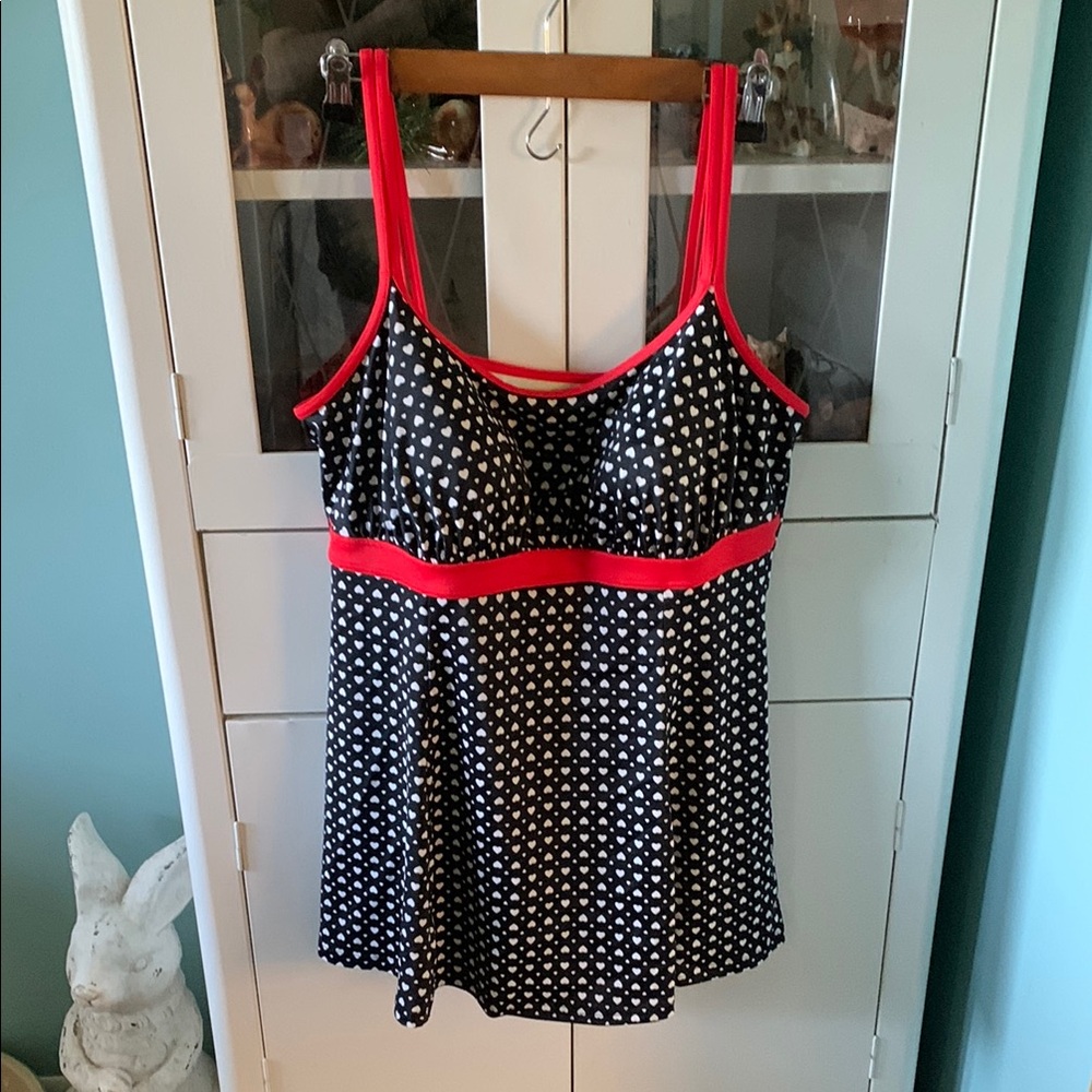 A Shore Fit! Sz 18W Black and Red Heart swim dress  shelf bra slight padding